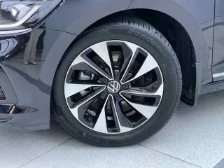 Volkswagen Passat 2022 — фото 28 из 31