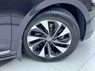 Volkswagen Passat 2022 — фото 31 из 31