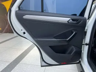 Volkswagen T-Roc 2022 — фото 13 из 25