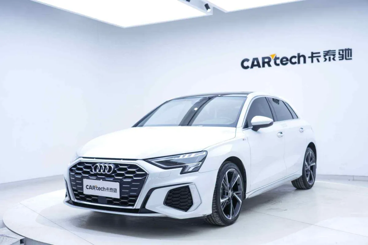 Audi A3 2023 — фото 1 из 24