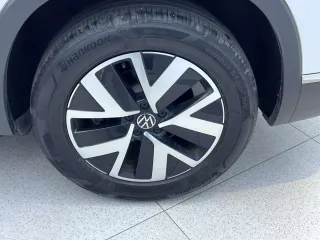 Volkswagen Tayron 2022 — фото 34 из 36