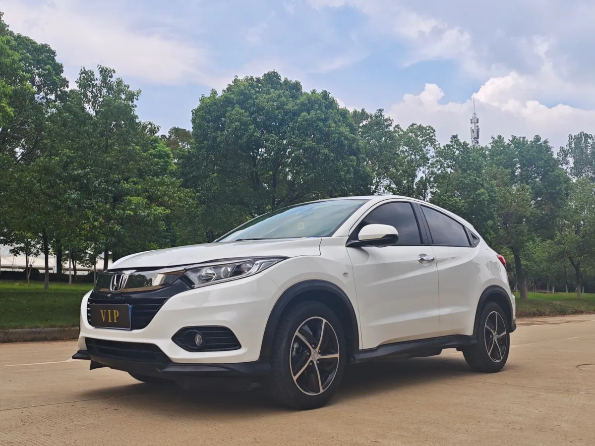 Honda Vezel 2022 — фото 1 из 24