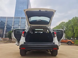 Honda Vezel 2022 — фото 13 из 24