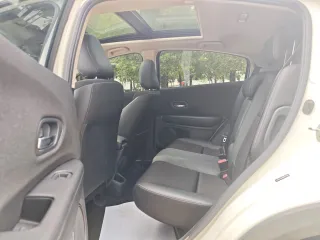 Honda Vezel 2022 — фото 10 из 24
