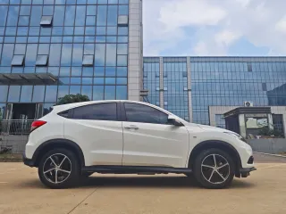 Honda Vezel 2022 — фото 4 из 24