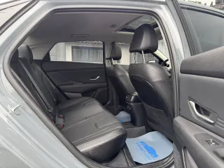 Hyundai Elantra 2023 — фото 9 из 26