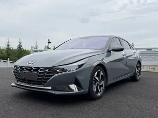 Hyundai Elantra 2023 — фото 1 из 26