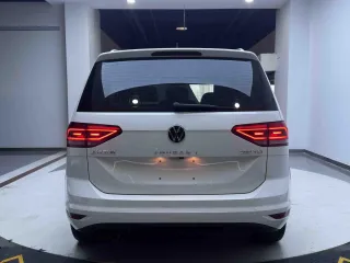 Volkswagen Touran L 2023 — фото 5 из 28