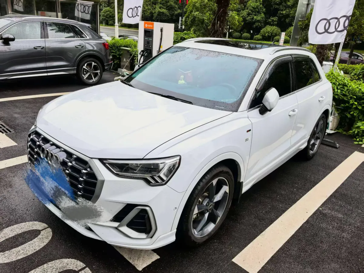 Audi Q3 2023 — фото 1 из 7