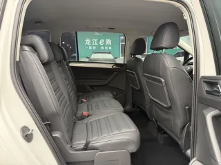 Volkswagen Touran L 2024 — фото 10 из 22