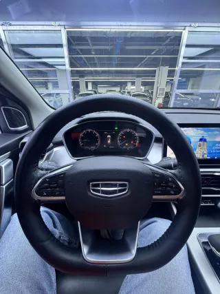 Geely Coolray 2022 — фото 12 из 24