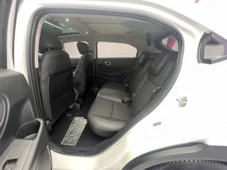 Honda Vezel 2023 — фото 10 из 26