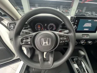 Honda Vezel 2023 — фото 14 из 26