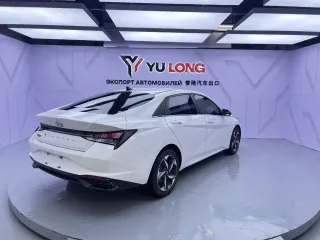 Hyundai Elantra 2023 — фото 6 из 26