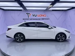 Hyundai Elantra 2023 — фото 7 из 26