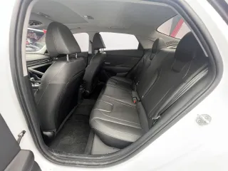 Hyundai Elantra 2023 — фото 10 из 26