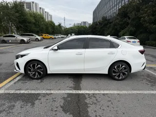Kia K3 2022 — фото 18 из 27