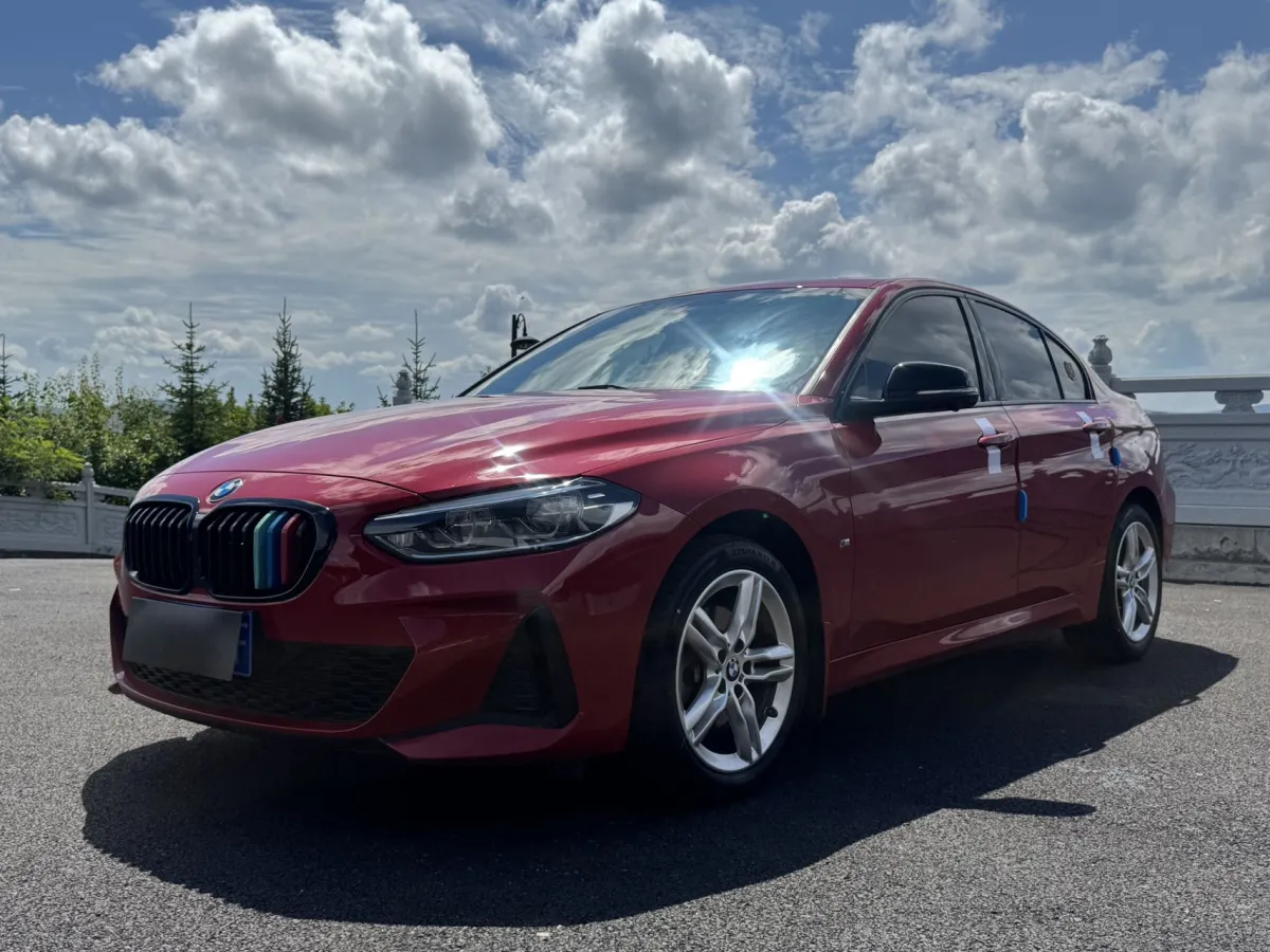 BMW 1 SERIES