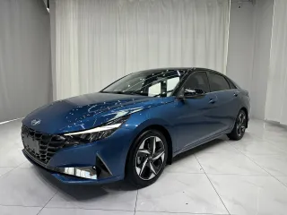 Hyundai Elantra 2022 — фото автомобиля из Китая