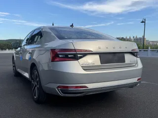 Skoda Superb 2022 — фото 18 из 25