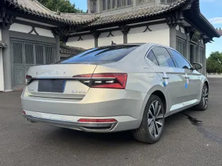 Skoda Superb 2022 — фото 17 из 25