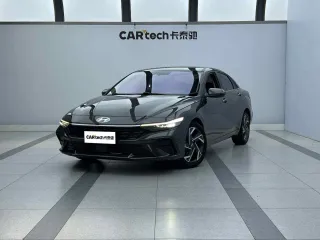 Hyundai Elantra 2023 — фото 1 из 28