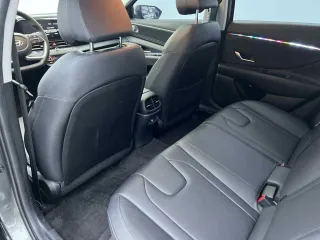 Hyundai Elantra 2023 — фото 13 из 28