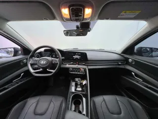 Hyundai Elantra 2023 — фото 19 из 28