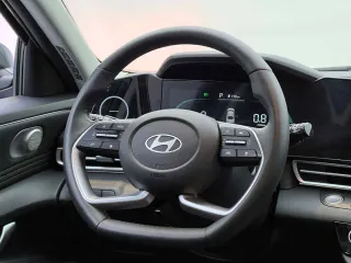 Hyundai Elantra 2023 — фото 21 из 28