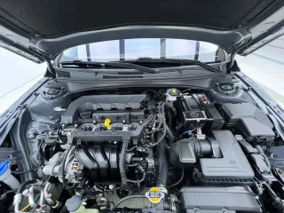 Hyundai Elantra 2023 — фото 22 из 28