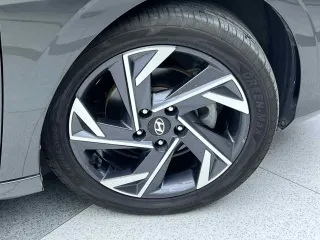 Hyundai Elantra 2023 — фото 28 из 28
