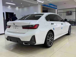 BMW 3-Series 2022 — фото 43 из 52