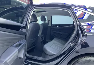Volkswagen Passat 2023 — фото 13 из 30