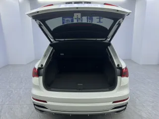 Audi Q3 2022 — фото 18 из 28