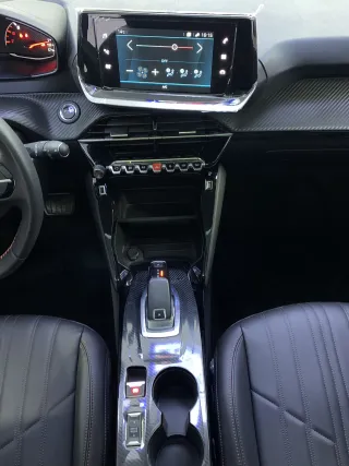 Peugeot 2008 2021 — фото 9 из 28