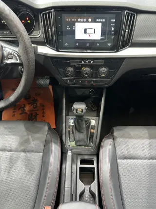 Skoda Kamiq 2022 — фото 12 из 25