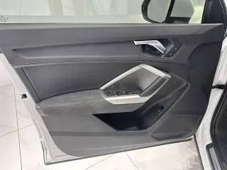 Audi Q3 2022 — фото 8 из 25