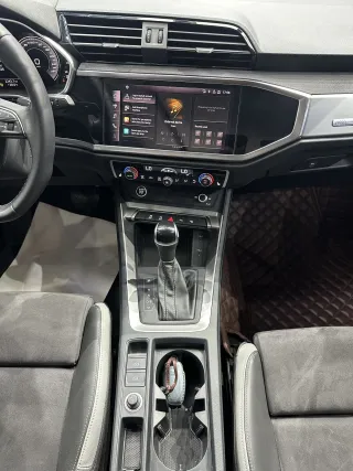 Audi Q3 2022 — фото 12 из 25