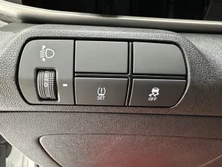 Hyundai Elantra 2023 — фото 9 из 25