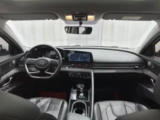Hyundai Elantra 2023 — фото 13 из 25