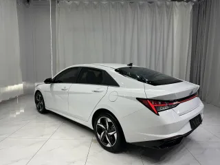 Hyundai Elantra 2023 — фото 6 из 25
