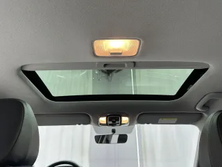 Hyundai Elantra 2023 — фото 14 из 25
