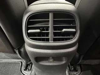 Hyundai Elantra 2023 — фото 15 из 25