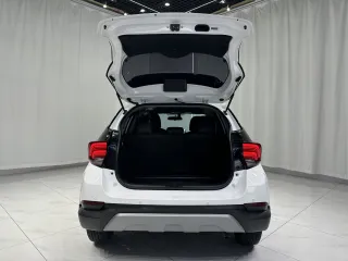 Toyota Yaris L 2022 — фото 13 из 27