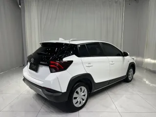 Toyota Yaris L 2022 — фото 18 из 27
