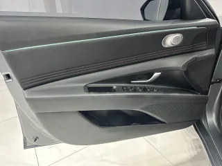 Hyundai Elantra 2022 — фото 8 из 25