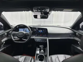 Hyundai Elantra 2022 — фото 13 из 25