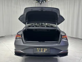Hyundai Elantra 2022 — фото 17 из 25