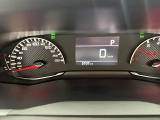 Peugeot 2008 2022 — фото 10 из 25