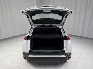 Peugeot 2008 2022 — фото 18 из 25